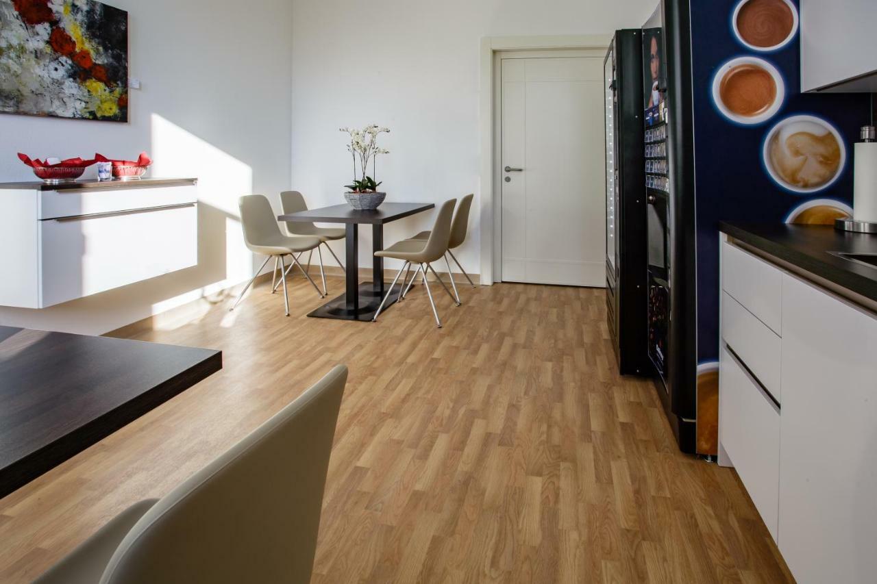 Health Vital Comfort Guestrooms Wels Exterior foto